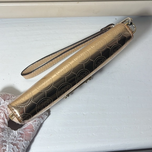 Michael Kors Rose Gold Zip Around Wallet - Price Firm - Picture 9 of 12